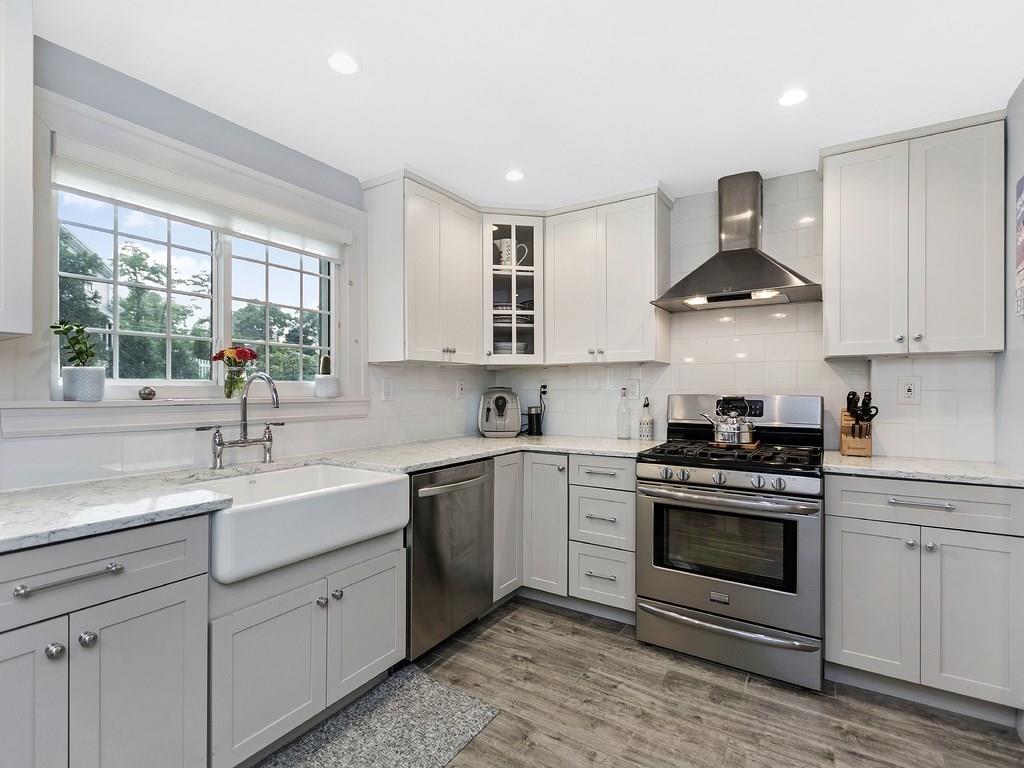 24 Harland Road Waltham, MA 02453 - Photo 3 of 34 Gallery Image 3