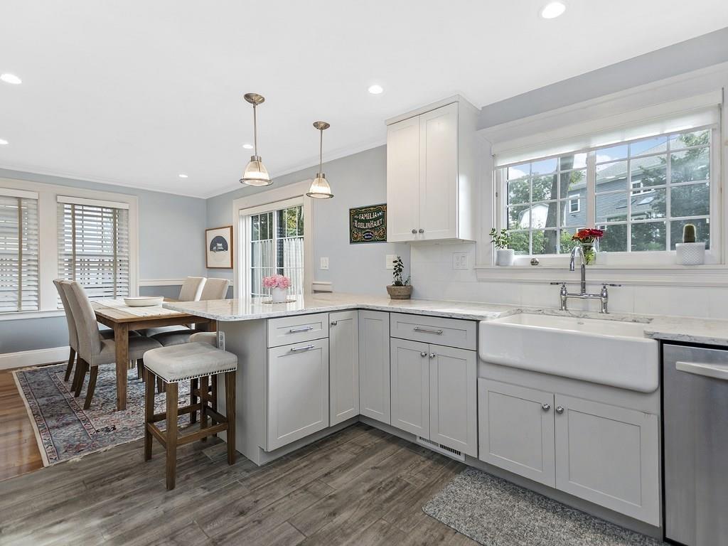 24 Harland Road Waltham, MA 02453 - Photo 4 of 34 Gallery Image 4