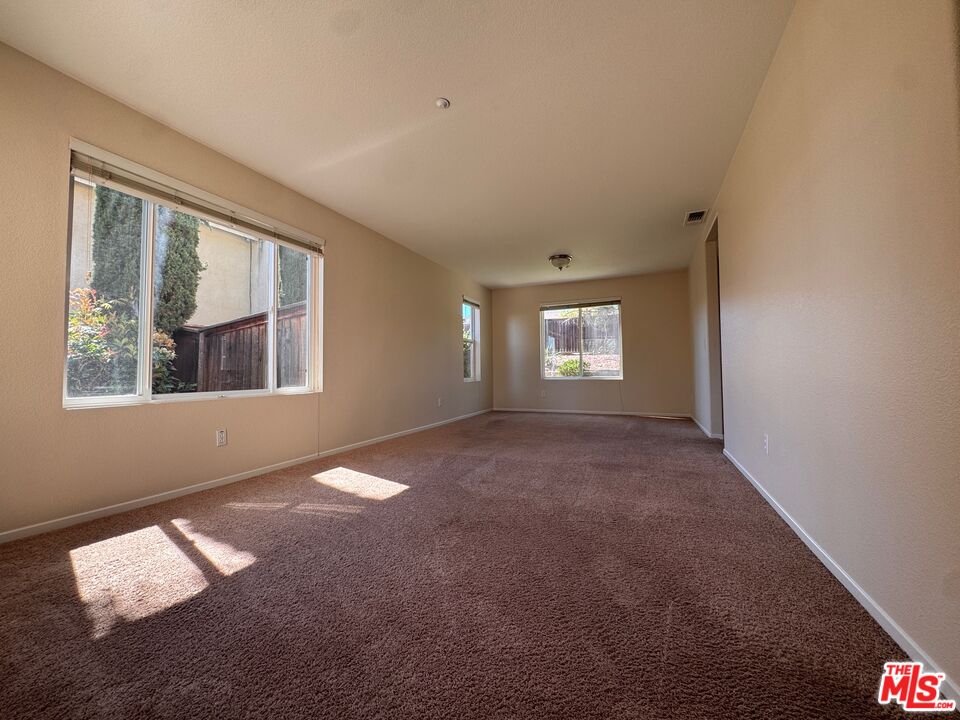113 Gardenside Court Fallbrook, CA 92028 - Photo 8 of 24