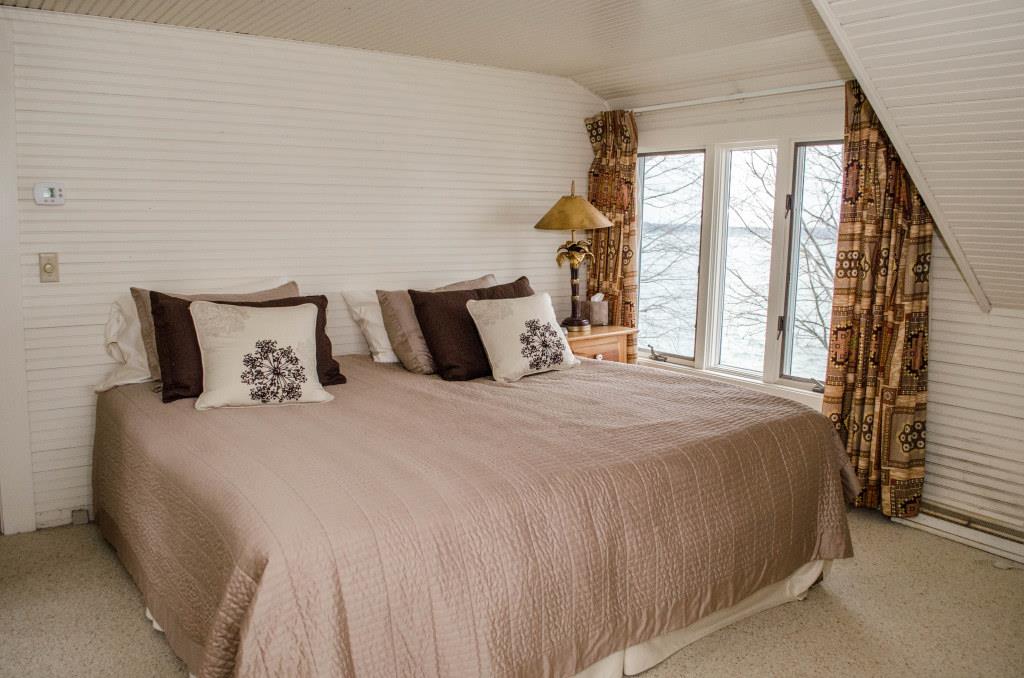 8633 East Black Point Road Syracuse, IN 46567 - Photo 13 of 32 Gallery Image 13