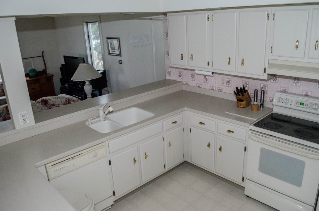 8633 East Black Point Road Syracuse, IN 46567 - Photo 15 of 32 Gallery Image 15