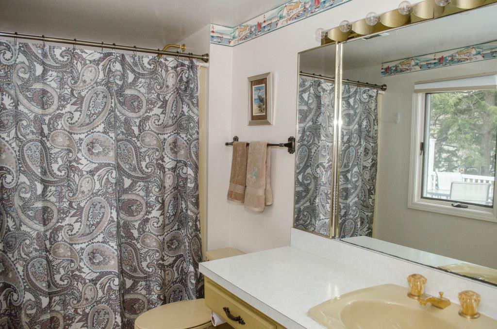 8633 East Black Point Road Syracuse, IN 46567 - Photo 16 of 32 Gallery Image 16