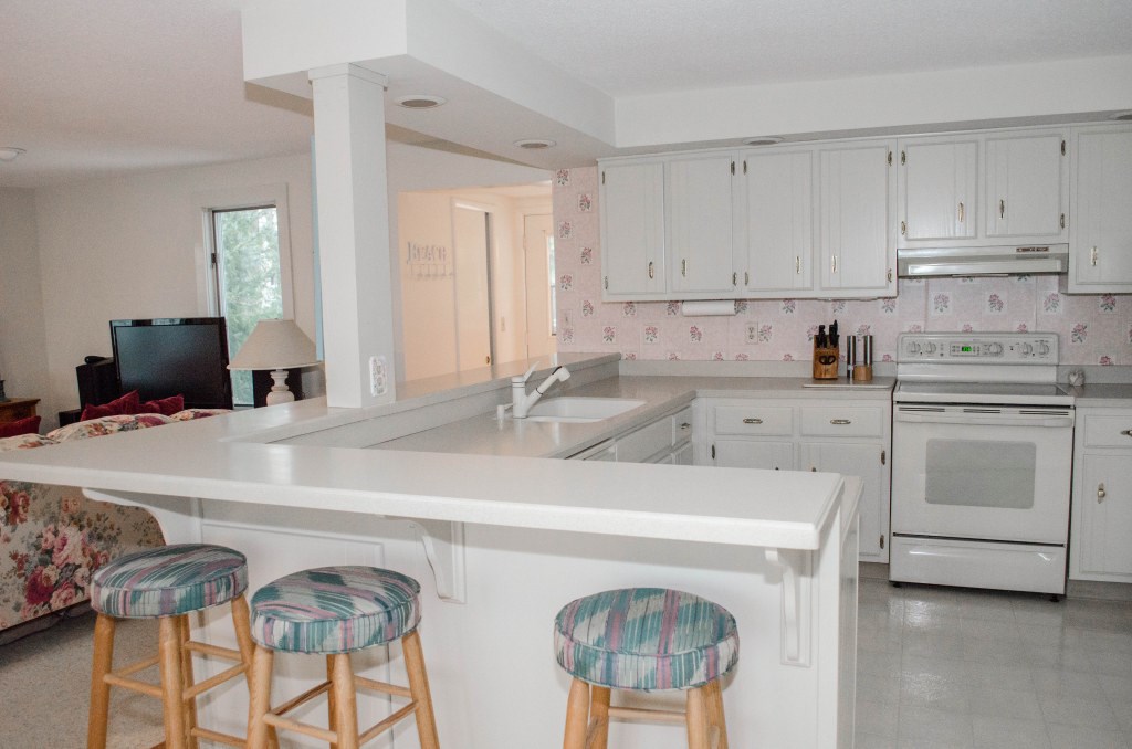 8633 East Black Point Road Syracuse, IN 46567 - Photo 5 of 32 Gallery Image 5
