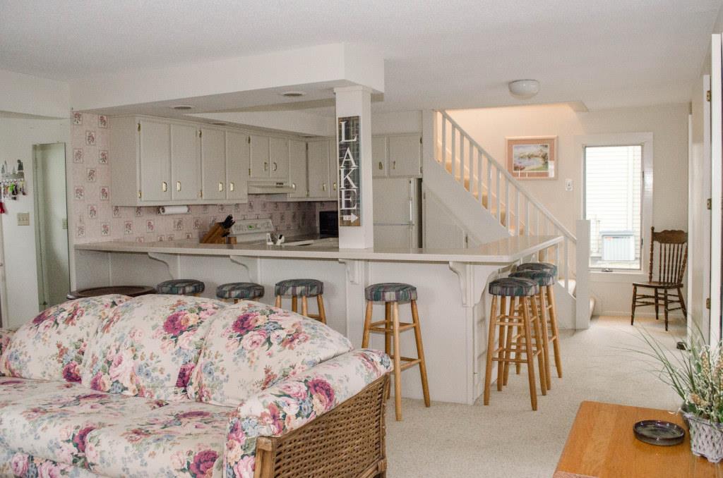 8633 East Black Point Road Syracuse, IN 46567 - Photo 7 of 32 Gallery Image 7