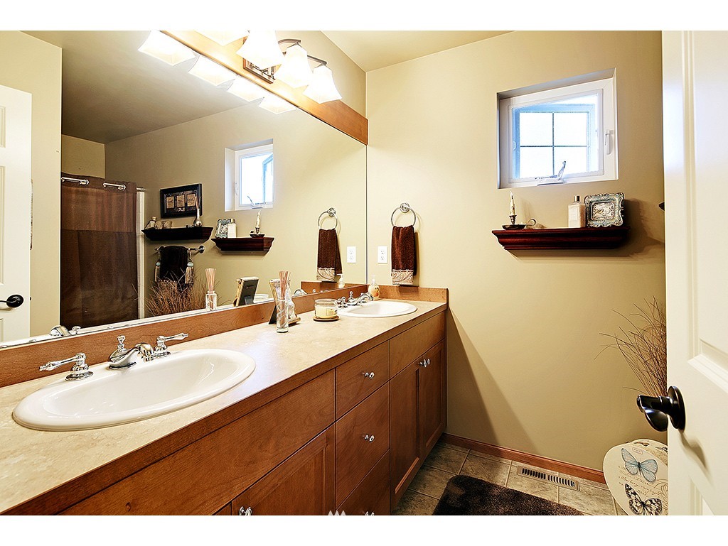 20244 86th Place Northeast Bothell, WA 98011 - Photo 20 of 25 Gallery Image 20