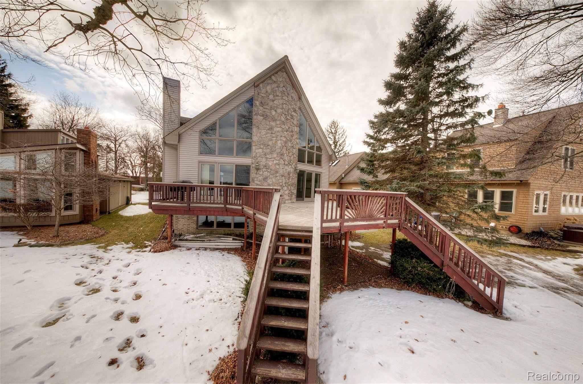 7154 Hatchery Road Waterford, MI 48327 - Photo 35 of 80 BEAUTIFUL LAKESIDE OF HOME