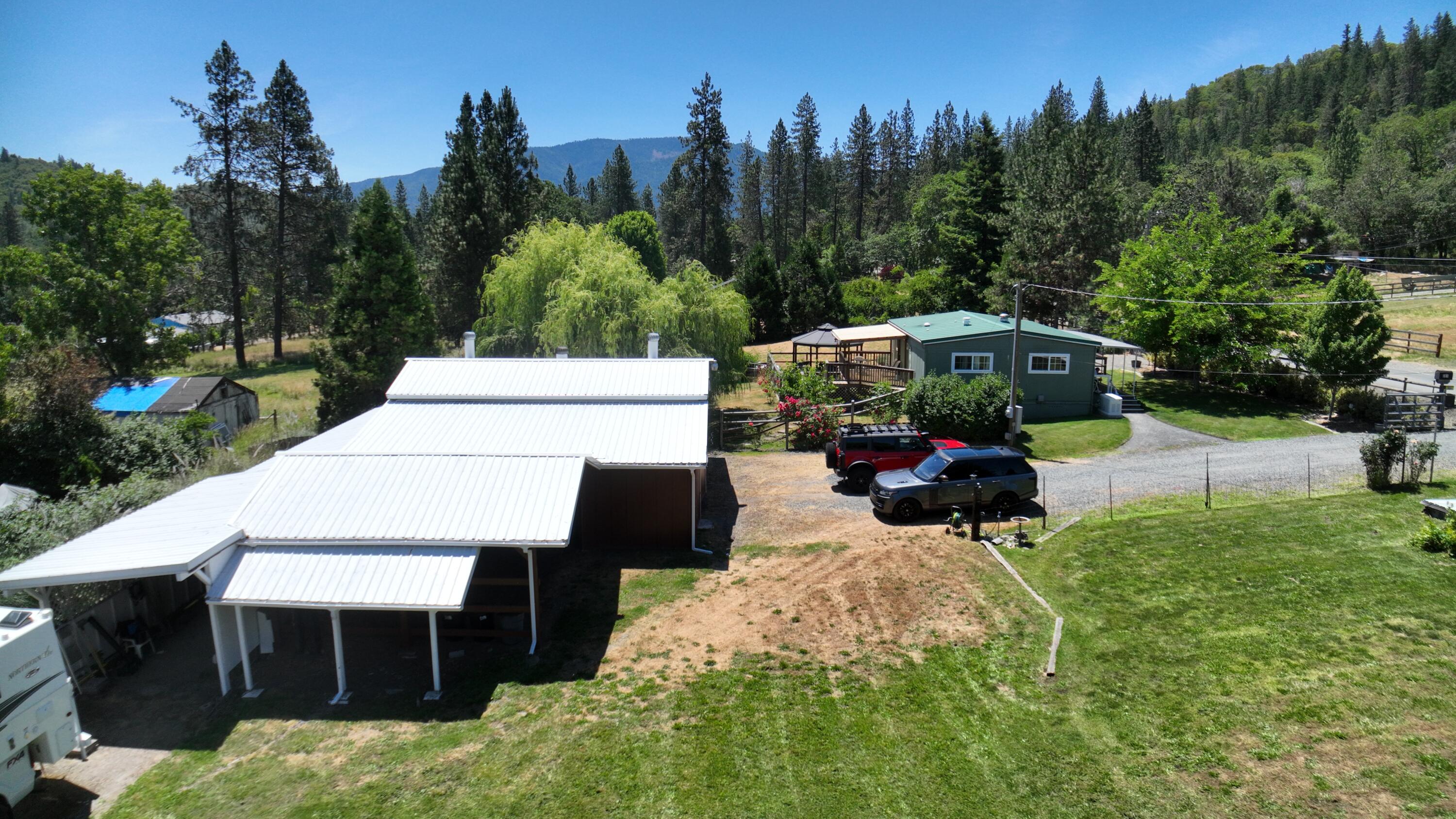 391 Homewood Road Grants Pass, OR 97527 - Photo 4 of 53 4