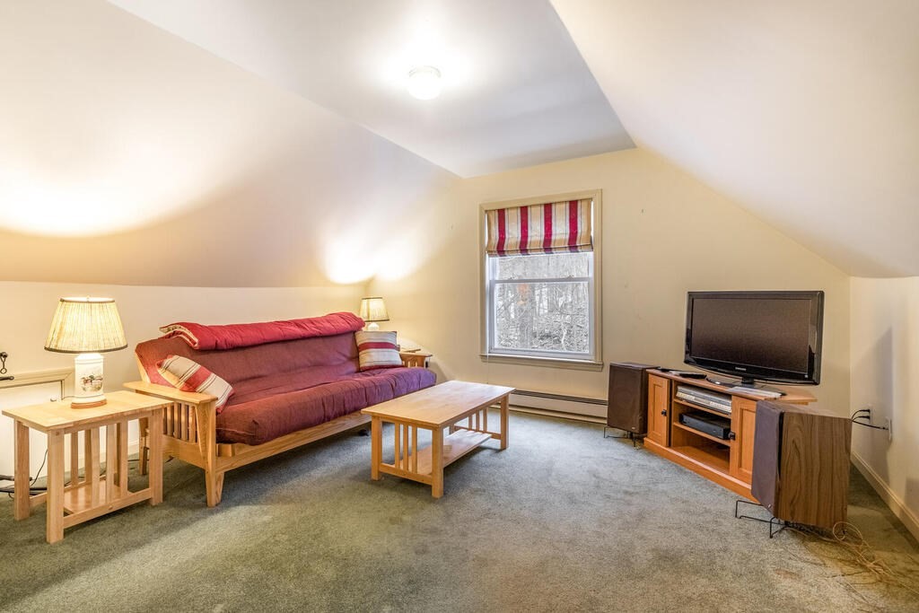 111 Warwick Road Melrose, MA 02176 - Photo 24 of 30 Gallery Image 24