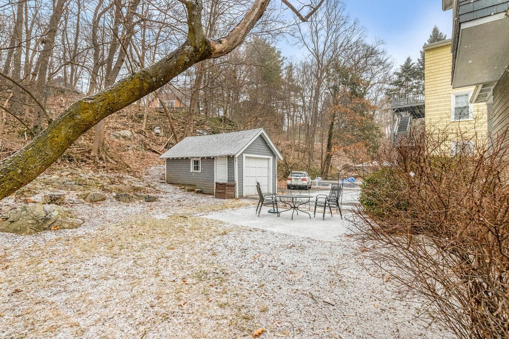 111 Warwick Road Melrose, MA 02176 - Photo 28 of 30 Gallery Image 28