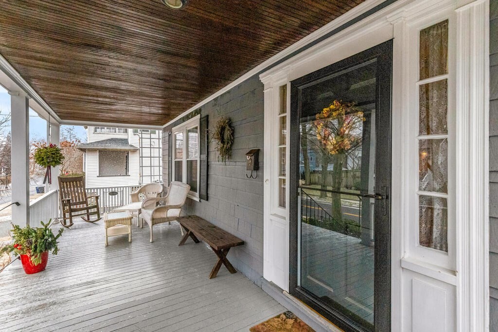 111 Warwick Road Melrose, MA 02176 - Photo 3 of 30 Gallery Image 3