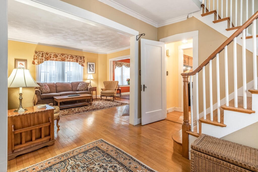 111 Warwick Road Melrose, MA 02176 - Photo 4 of 30 Gallery Image 4