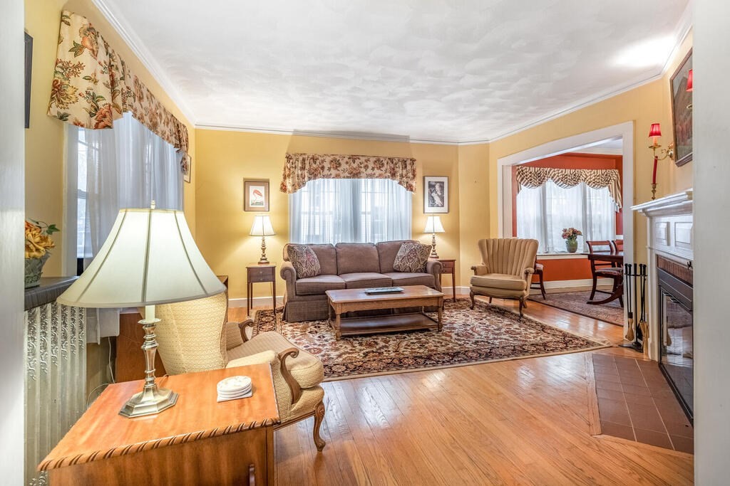 111 Warwick Road Melrose, MA 02176 - Photo 7 of 30 Gallery Image 7