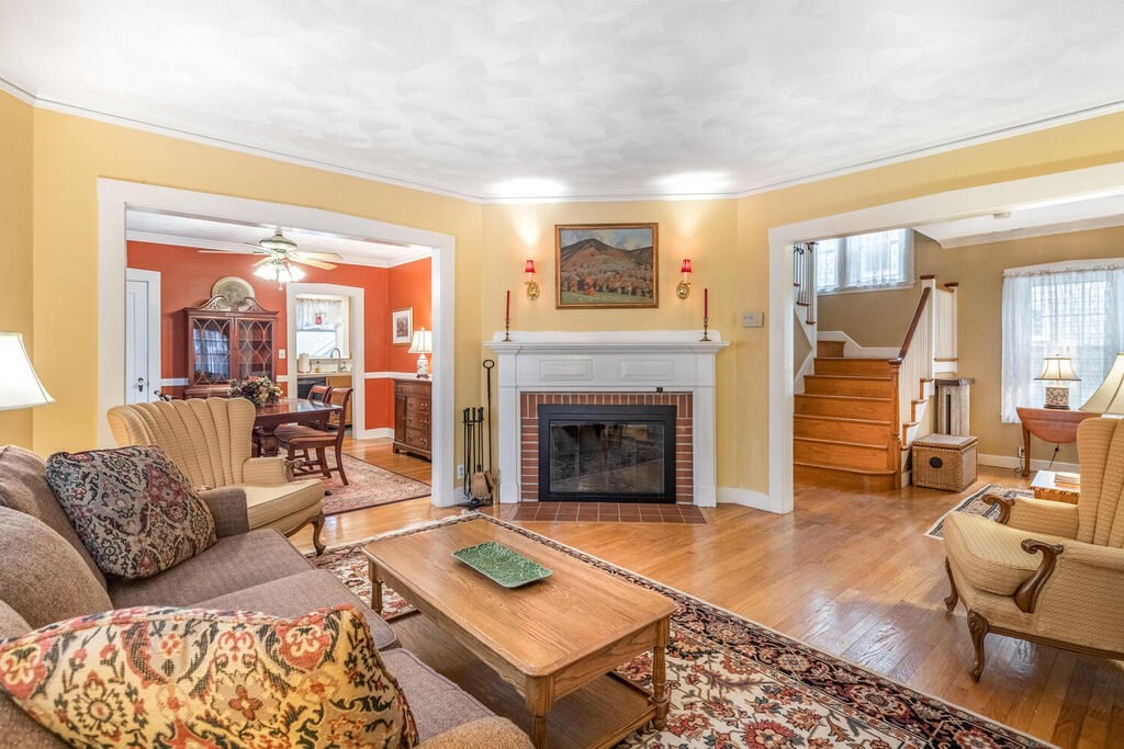 111 Warwick Road Melrose, MA 02176 - Photo 8 of 30 Gallery Image 8