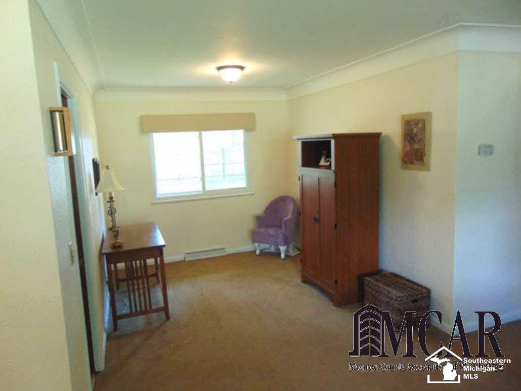 7604 Apache Trail Temperance, MI 48182 - Photo 11 of 32 Dining Room