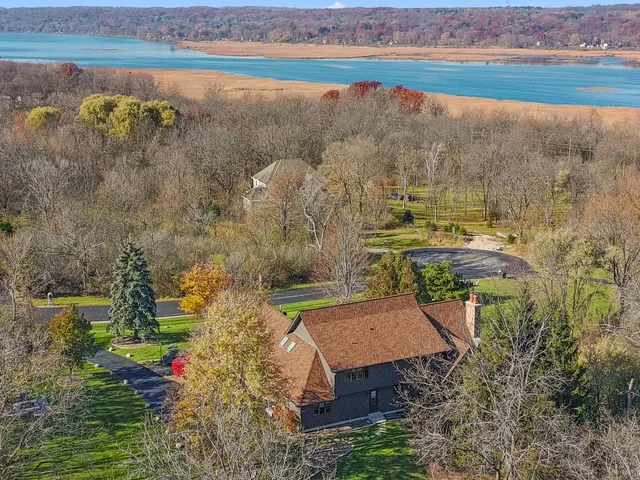 $1,499,000 | N3026 Lake Forest Circle, Geneva, WI 53147