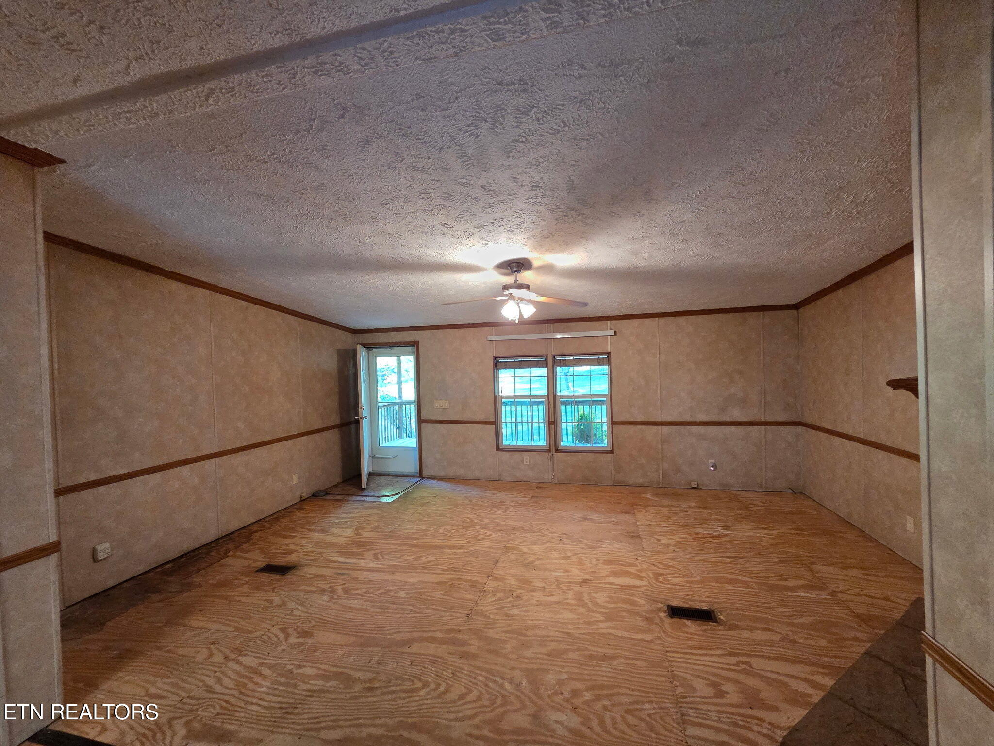 1603 Depaul Road Newport, TN 37821 - Photo 2 of 29 20260414_172421