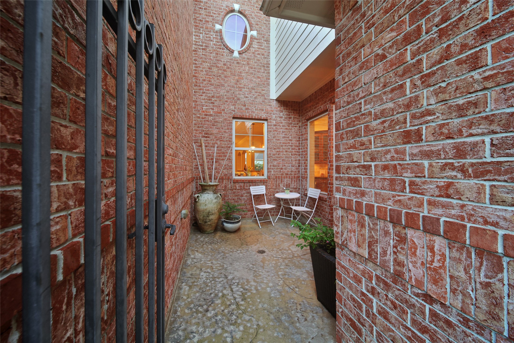 5902 Royal Hill Court Kingwood, TX 77345 - Photo 38 of 43 a view of balcony with couch