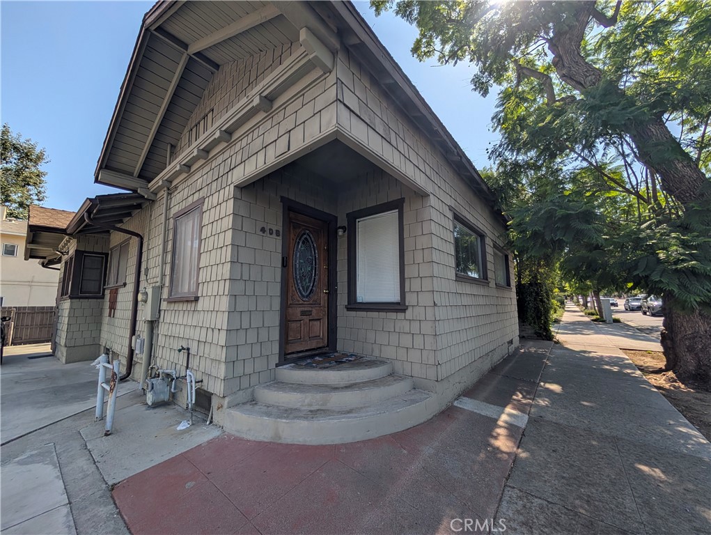 408 East Del Mar Boulevard Pasadena, CA 91101 - Photo 2 of 19 a view of a house with a patio