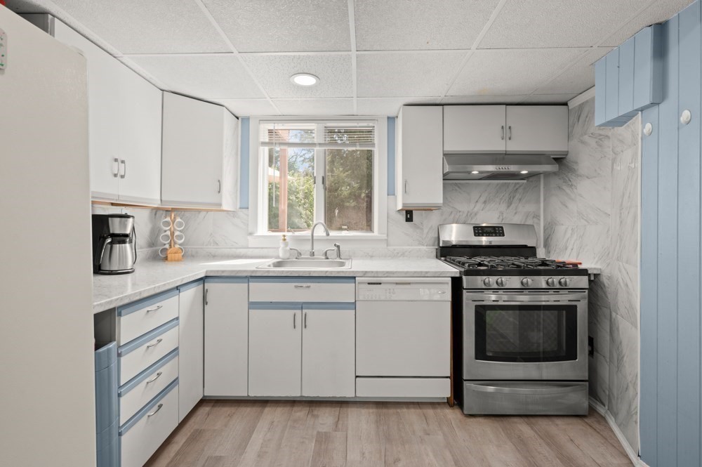 25 Ledge Street Melrose, MA 02176 - Photo 12 of 42