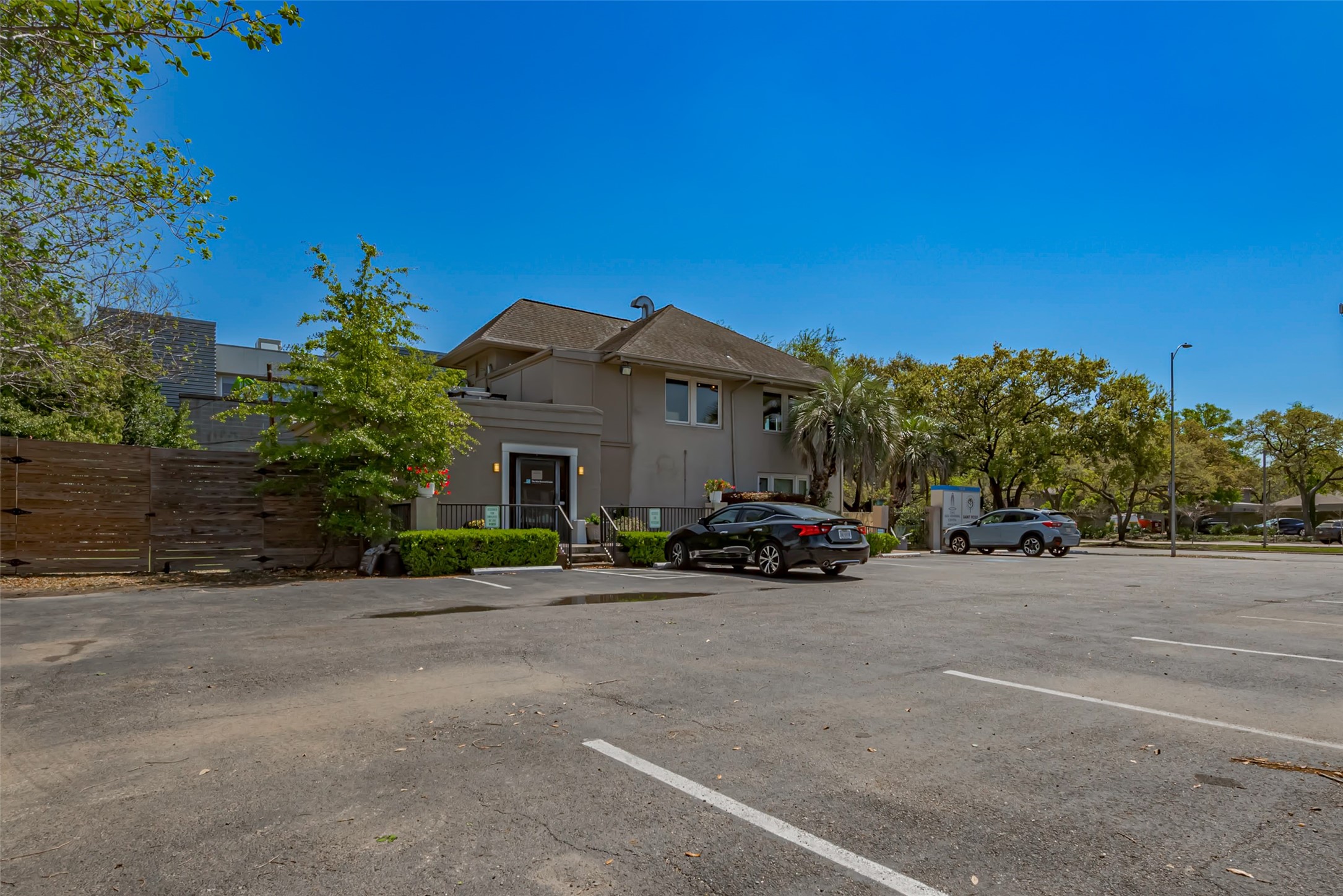 1512 West Alabama Street Houston, TX 77006 - Photo 28 of 32 a view of a car is parked in front of a house