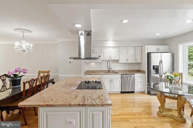 $801,000 | 8607 Raglan Road, Vienna, VA 22182