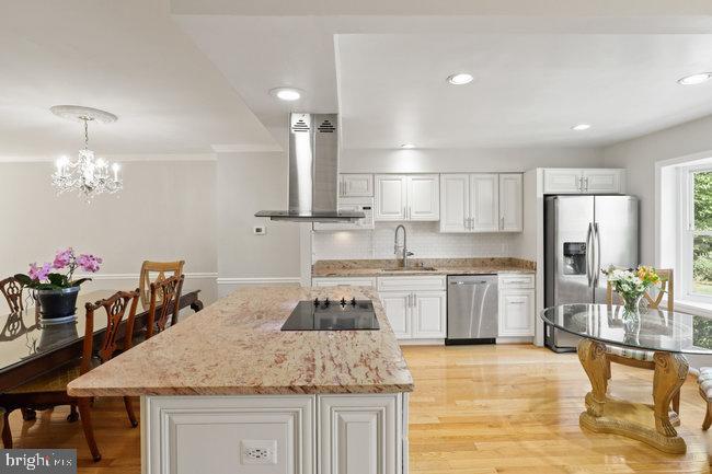 8607 Raglan Road Vienna, VA 22182 - Photo 11 of 43 Kitchen