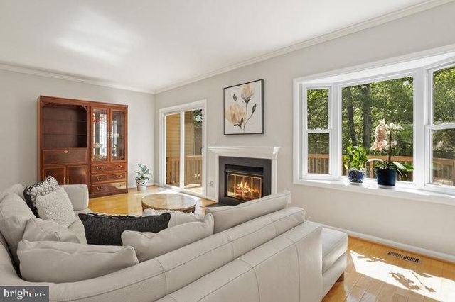 $801,000 | 8607 Raglan Road, Vienna, VA 22182