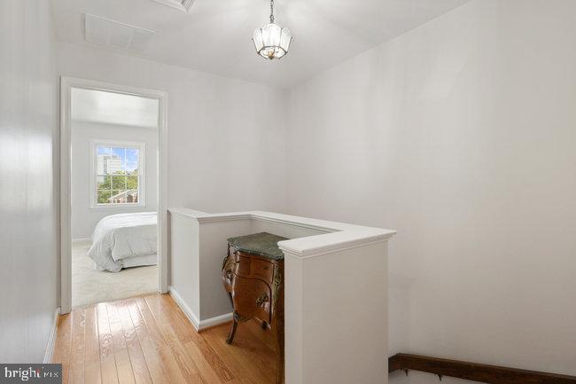 8607 Raglan Road Vienna, VA 22182 - Photo 21 of 43 Hallway