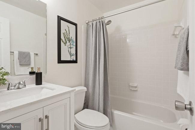 8607 Raglan Road Vienna, VA 22182 - Photo 30 of 43 Guest Bath
