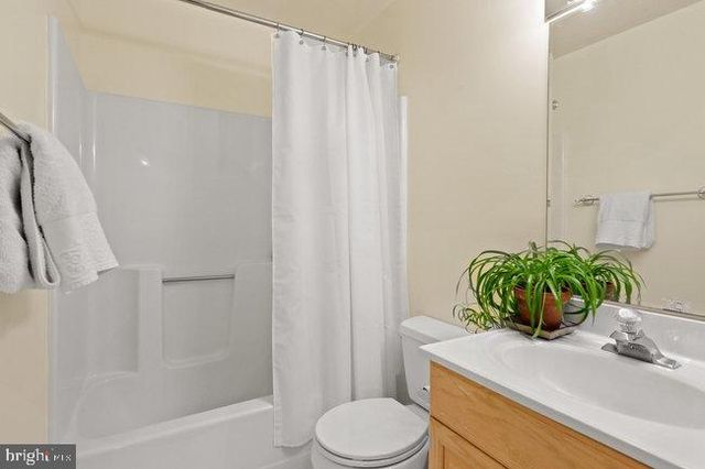 $801,000 | 8607 Raglan Road, Vienna, VA 22182