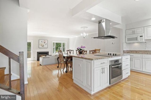 $801,000 | 8607 Raglan Road, Vienna, VA 22182