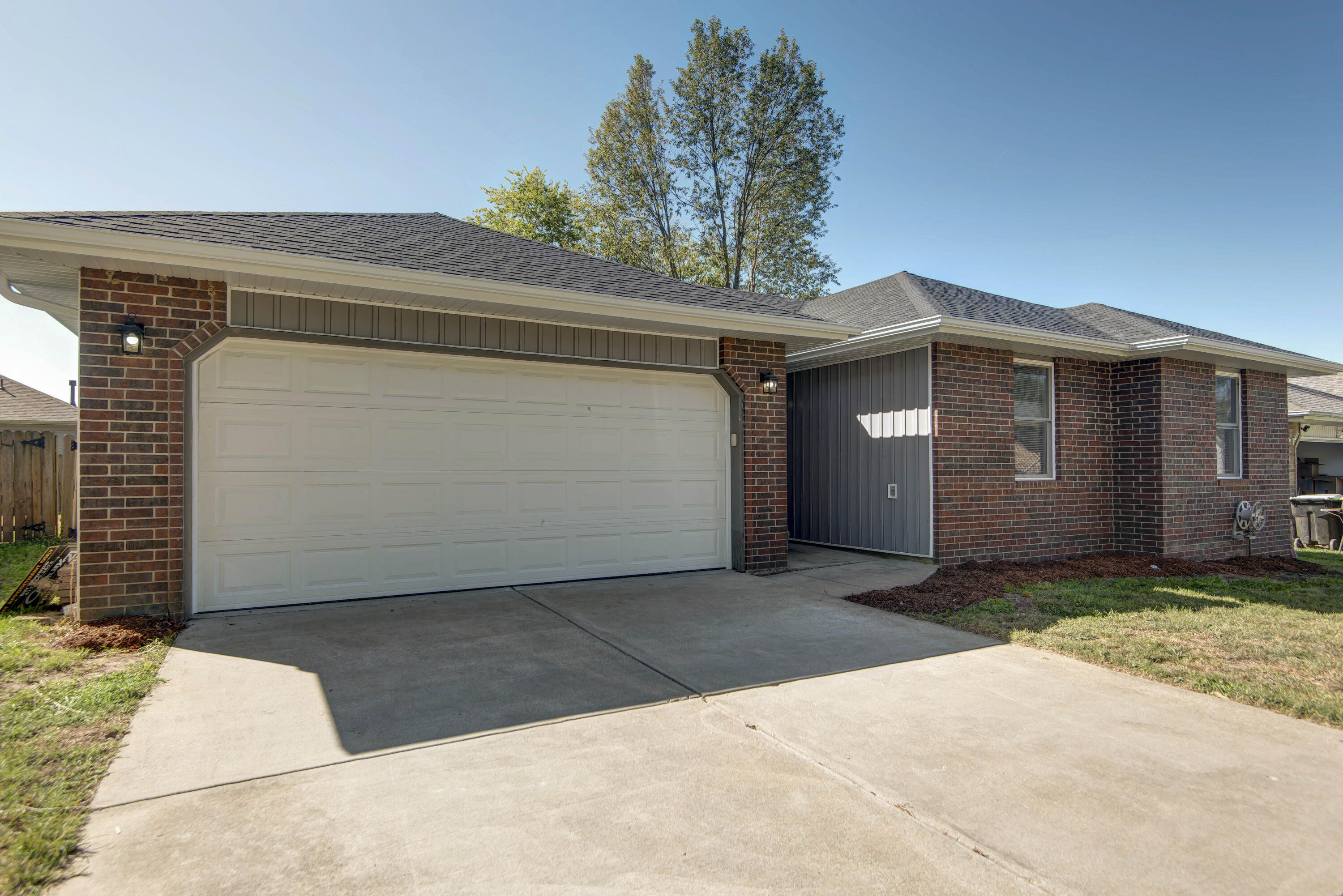 3202 West Calhoun Street Springfield, MO 65802 - Photo 3 of 25 Calhoun (2)