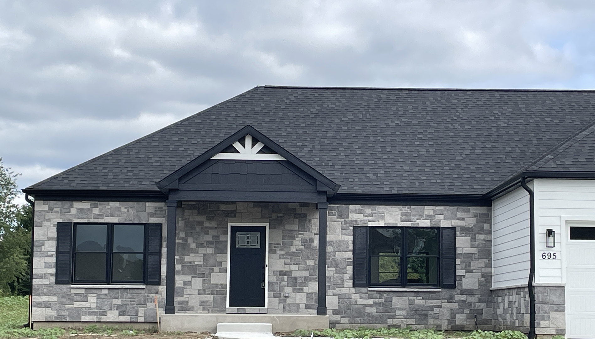 695 Greenfield Road Sugar Grove, IL 60554 - Photo 2 of 31