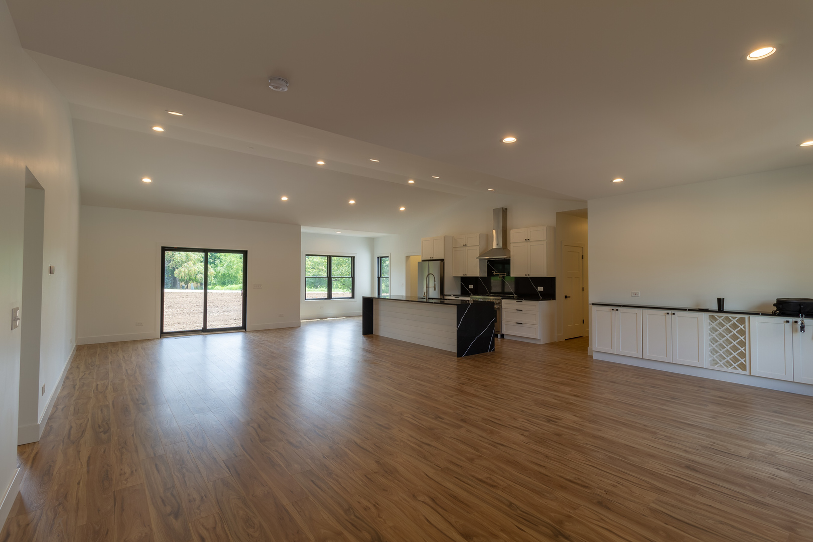 695 Greenfield Road Sugar Grove, IL 60554 - Photo 5 of 31