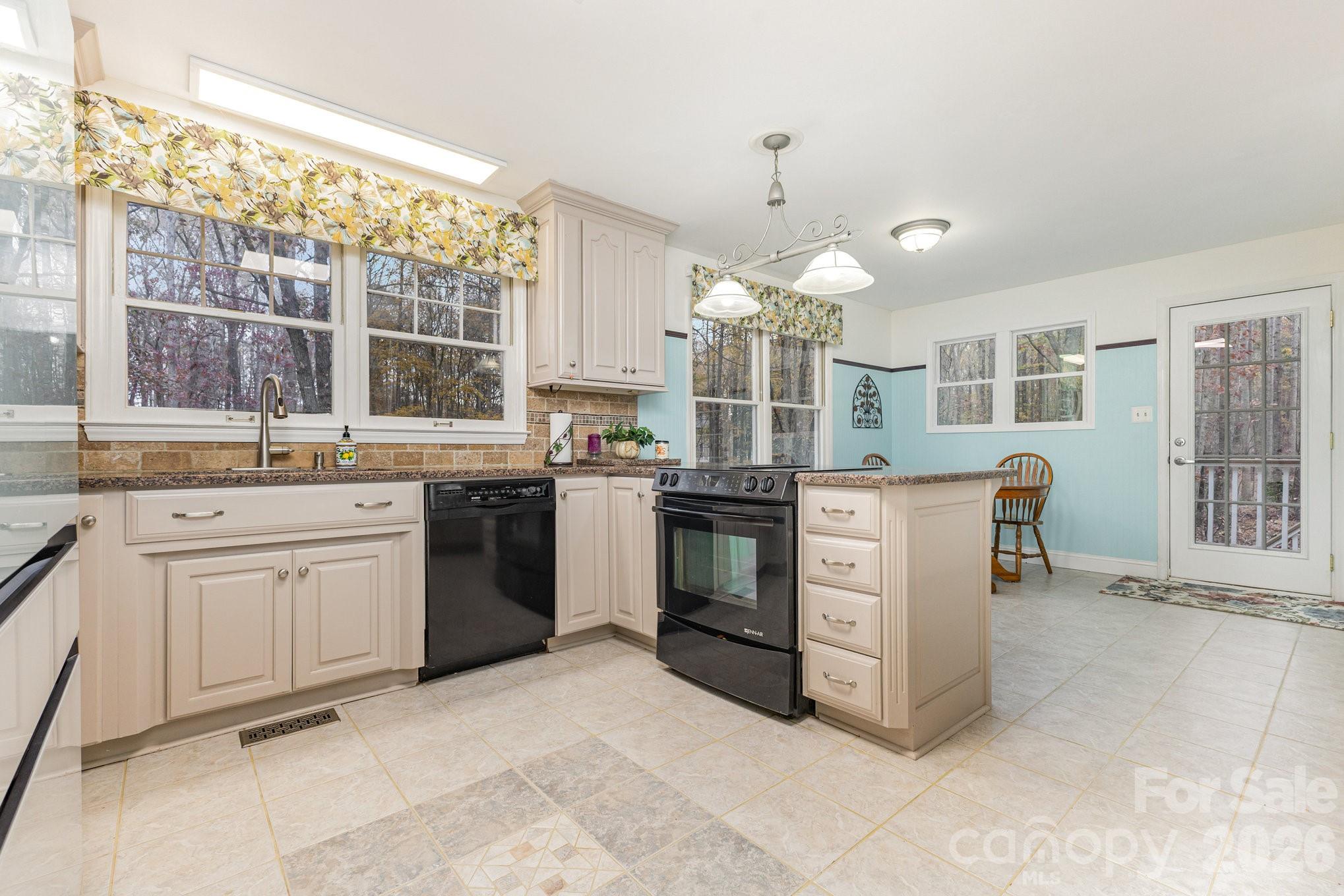 909 Woodland Forest Road Waxhaw, NC 28173 - Photo 11 of 48