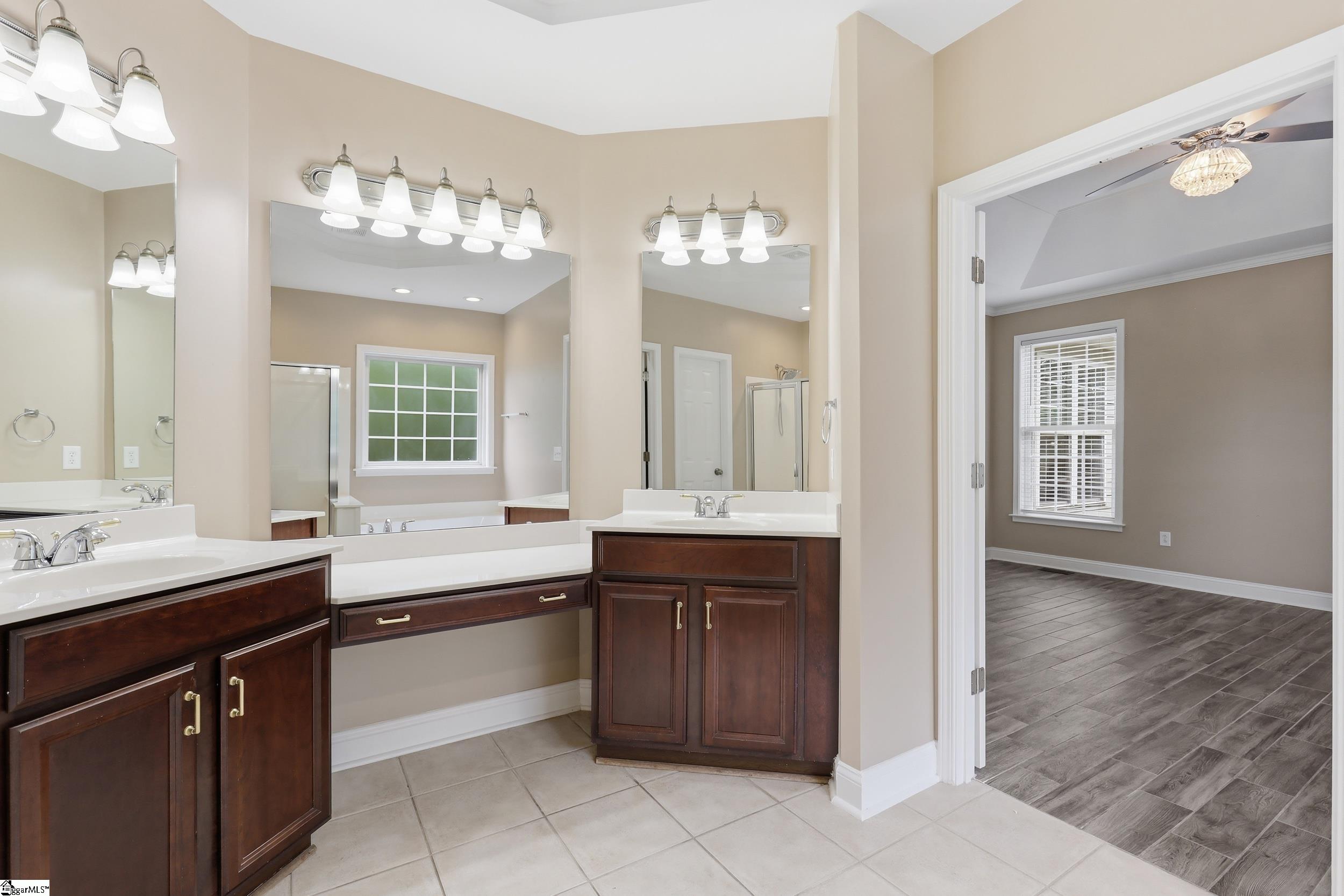 100 Yorkswell Lane Greenville, SC 29607 - Photo 20 of 33