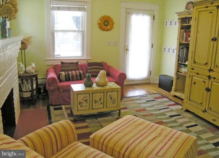 2005 Hanover Street Silver Spring, MD 20910 - Photo 21 of 28 a bedroom with two beds and painted walls