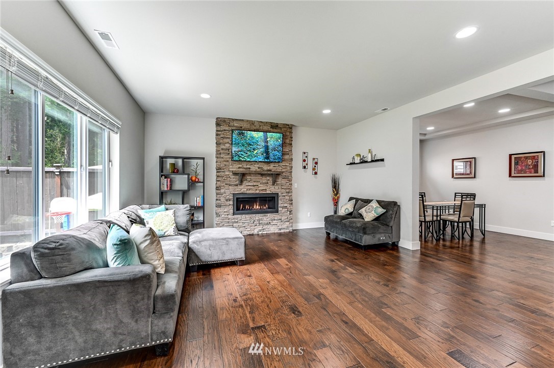 4418 181st Street Southeast Bothell, WA 98012 - Photo 7 of 34 Gallery Image 7