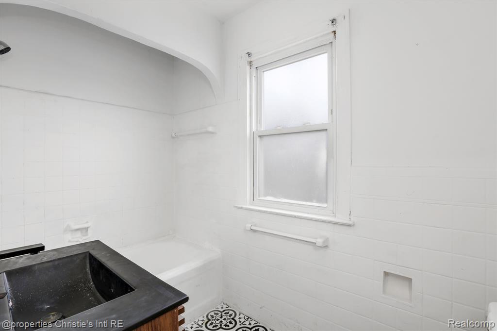 14365 Rutherford Street Detroit, MI 48227 - Photo 14 of 16
