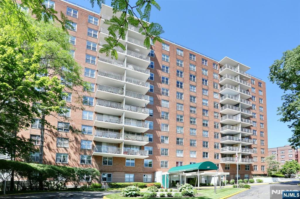 301 Beech Street, Unit 2H Hackensack, NJ 07601 - Photo 2 of 38