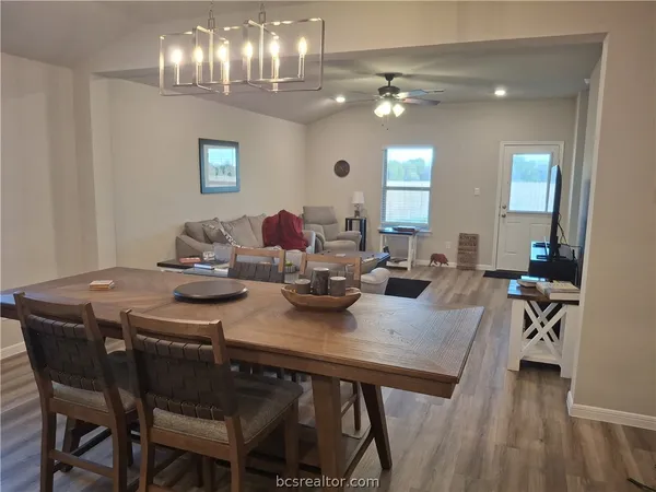 $2,350 | 1864 Taggart Trail, Bryan, TX 77807