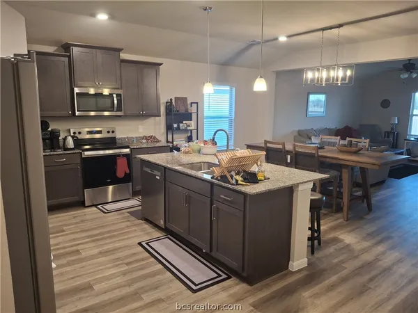 $2,350 | 1864 Taggart Trail, Bryan, TX 77807