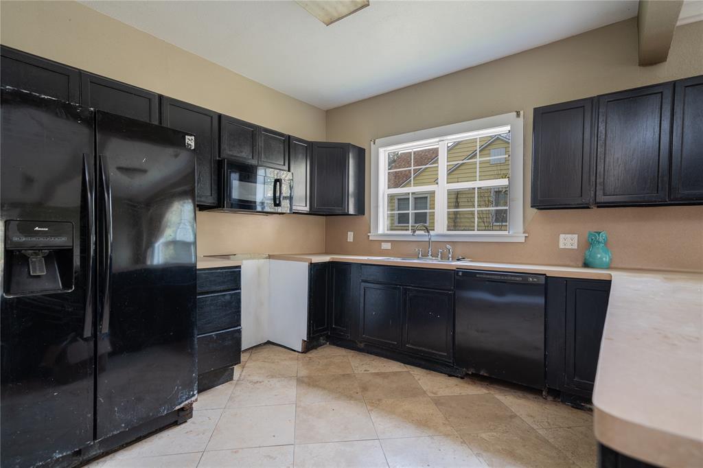 301 Thompson Street Kilgore, TX 75662 - Photo 11 of 22