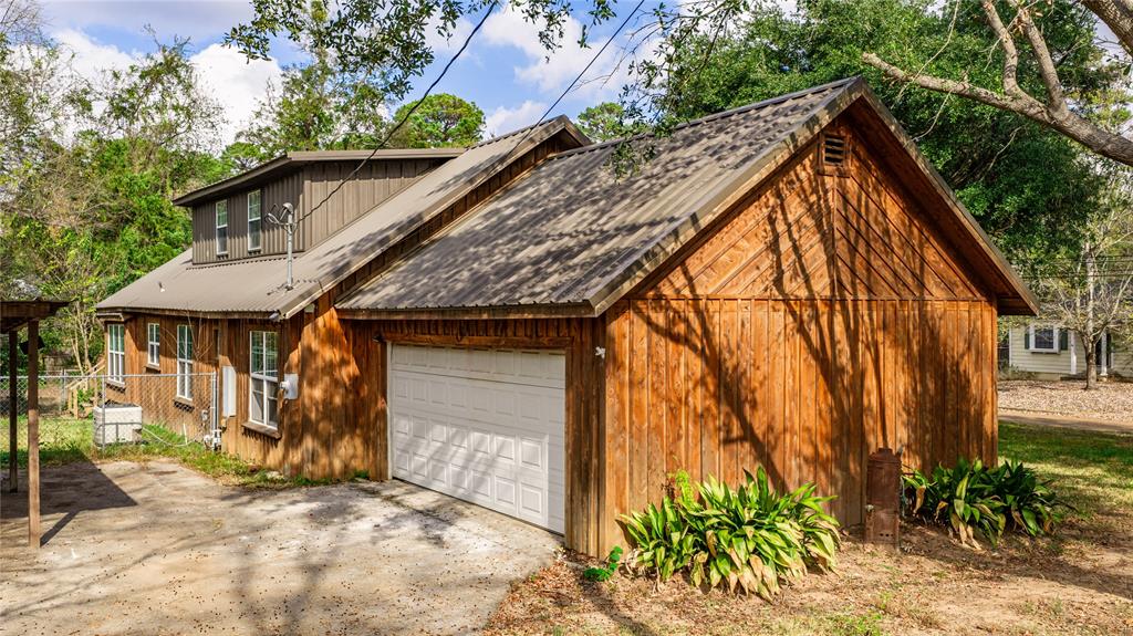 301 Thompson Street Kilgore, TX 75662 - Photo 4 of 22