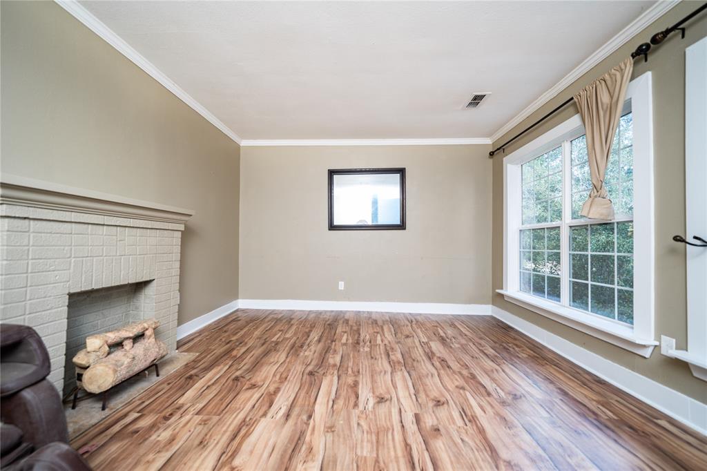 301 Thompson Street Kilgore, TX 75662 - Photo 6 of 22