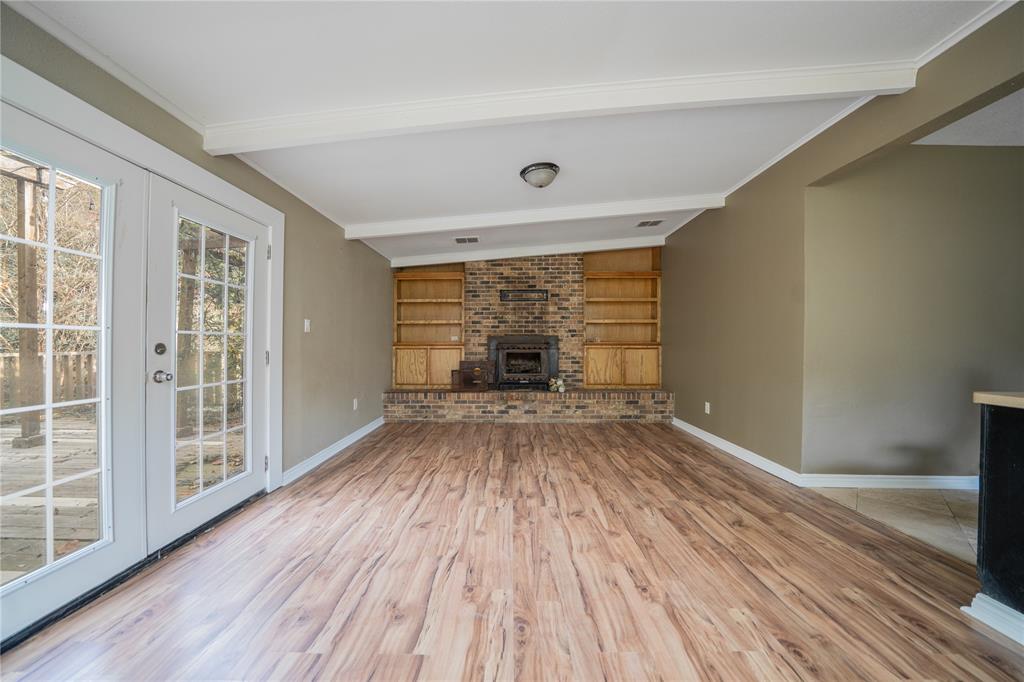 301 Thompson Street Kilgore, TX 75662 - Photo 8 of 22