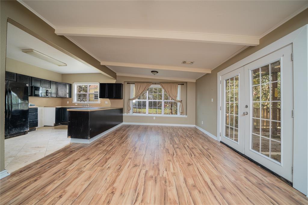 301 Thompson Street Kilgore, TX 75662 - Photo 9 of 22