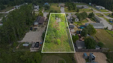 an aerial view of a yard