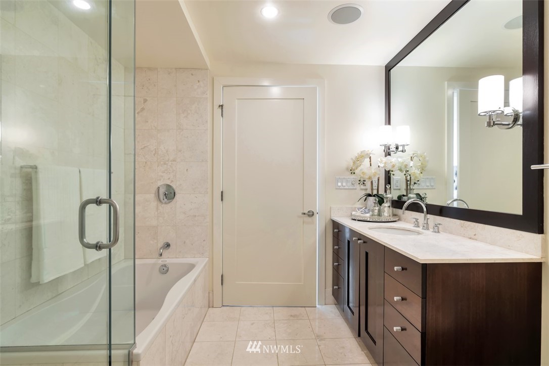 650 Bellevue Way Northeast, Unit 3303 Bellevue, WA 98004 - Photo 3 of 16