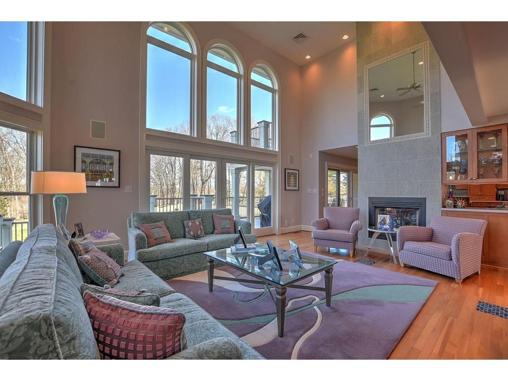 6001 Old Jonesboro Road Bristol, TN 37620 - Photo 5 of 35 Floor to Ceiling Windows